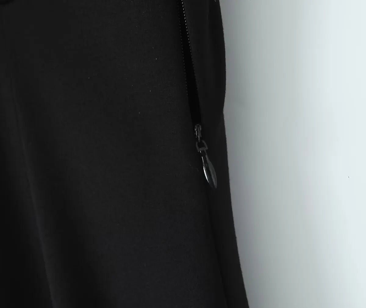 Robe Année 70 Femme Noire et Blanche - Louise Vintage