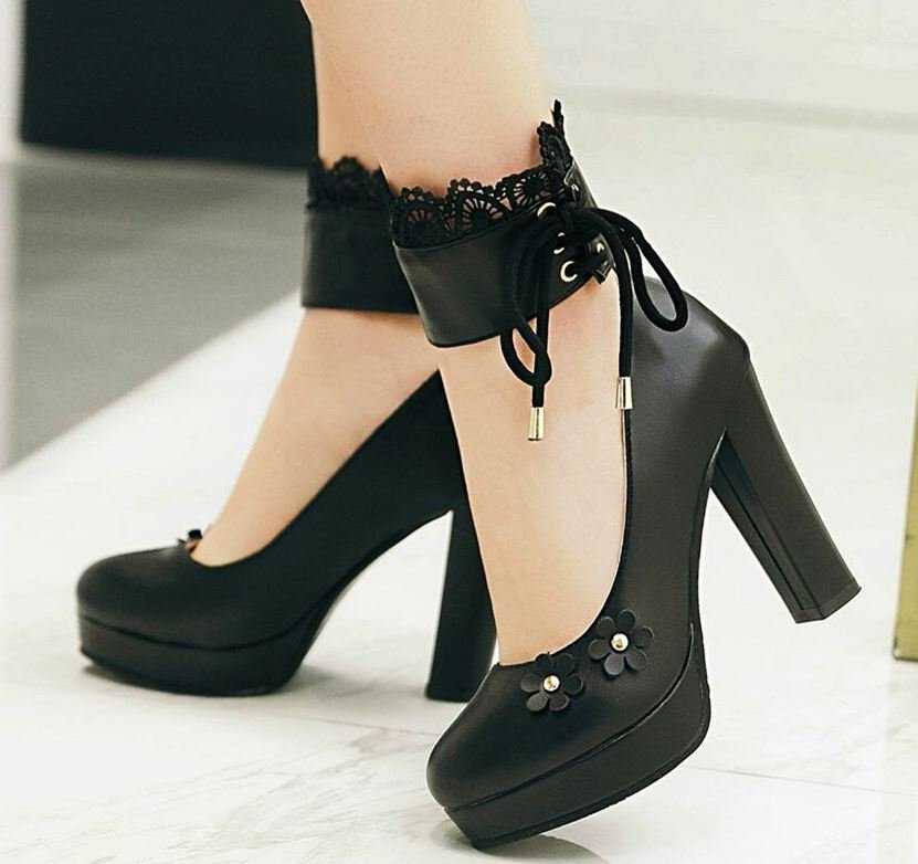 Chaussures Pin Up Fleurs Noir - Louise Vintage