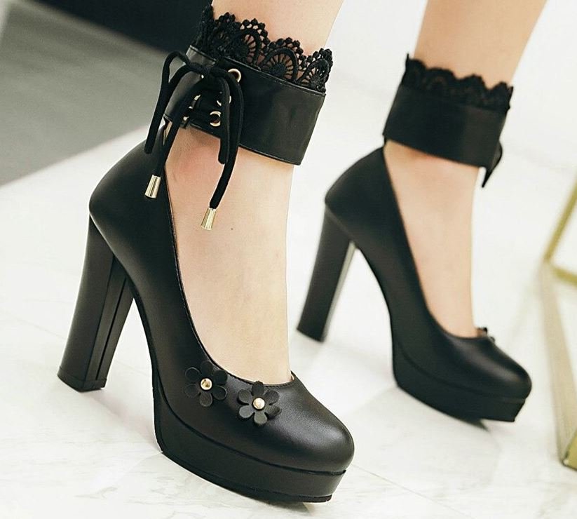 Chaussures Pin Up Fleurs Noir - Louise Vintage