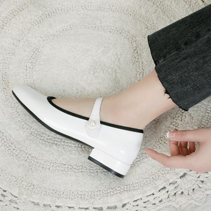 Chaussures Plates Vintage Blanches - Louise Vintage