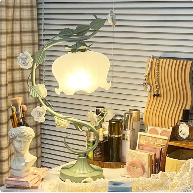 Petite Lampe de Chevet Vintage Fleurs - Louise Vintage