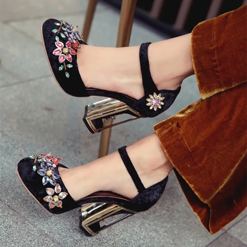 Chaussures Pin Up Fleurs Noir - Louise Vintage