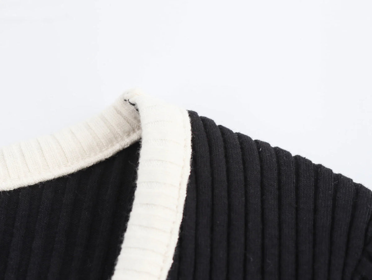 Pull Noir Col Vintage - Louise Vintage