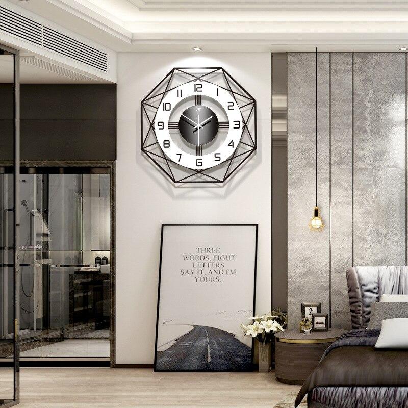 Grande Horloge Murale Vintage en Fer - Louise Vintage